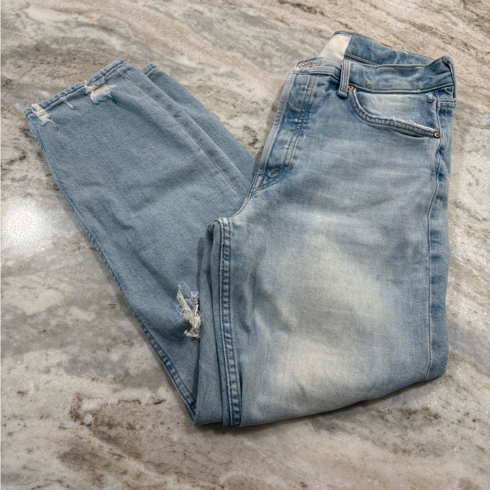 MOTHER Women’s Faded Blue Skinny Jean Capris